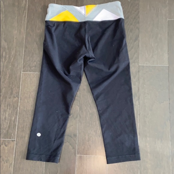 Lululemon Crop Legginings - Picture 3 of 6